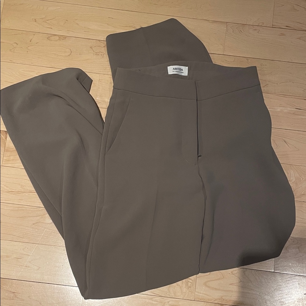 Aritzia Women's Classic Brown Trousers